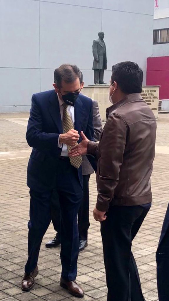 gerislas's tweet photo. Me reuní con @lorenzocordovav Presidente del @INEMexico ahí refrendé nuestro compromiso con la democracia al mismo tiempo de informarle que con elementos, hemos iniciado la defensa juridica de @fuerzaxmexico para seguir fortaleciendo la vida electoral de 🇲🇽 #NiUnpasoAtrás https://t.co/FqGO5Rkphi