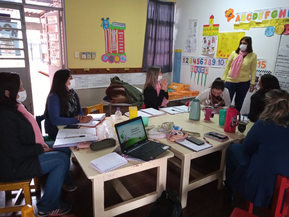 RosanaNaz3's tweet photo. Neni 2081 leyendo, actualizando, organizando, elaborando cómo redactar los informes de los niños. @nancy_jara1 @Deinicialmisio1 @orlandobishels @martin_monzonn @GriKrombauer @CristinaFretes4 @jalbertogalarza @ https://t.co/B9psoFZJLL