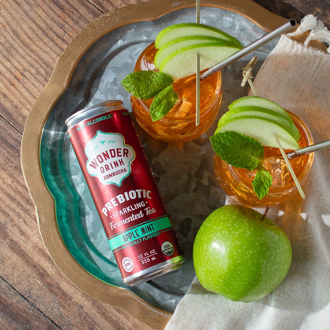 wonder_drink's tweet photo. #FermentedFriday! The official start to summer is days away. Make your kombucha even more refreshing by adding in ice cubes and toss in some fresh fruit. https://t.co/08smHBGVIF