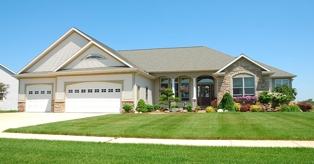 HRRGBobby's tweet photo. House Styles: What is a Ranch Home? | https://t.co/bU5rG7wVRS https://t.co/o9CbPosxJW https://t.co/KBJZvbqVjf