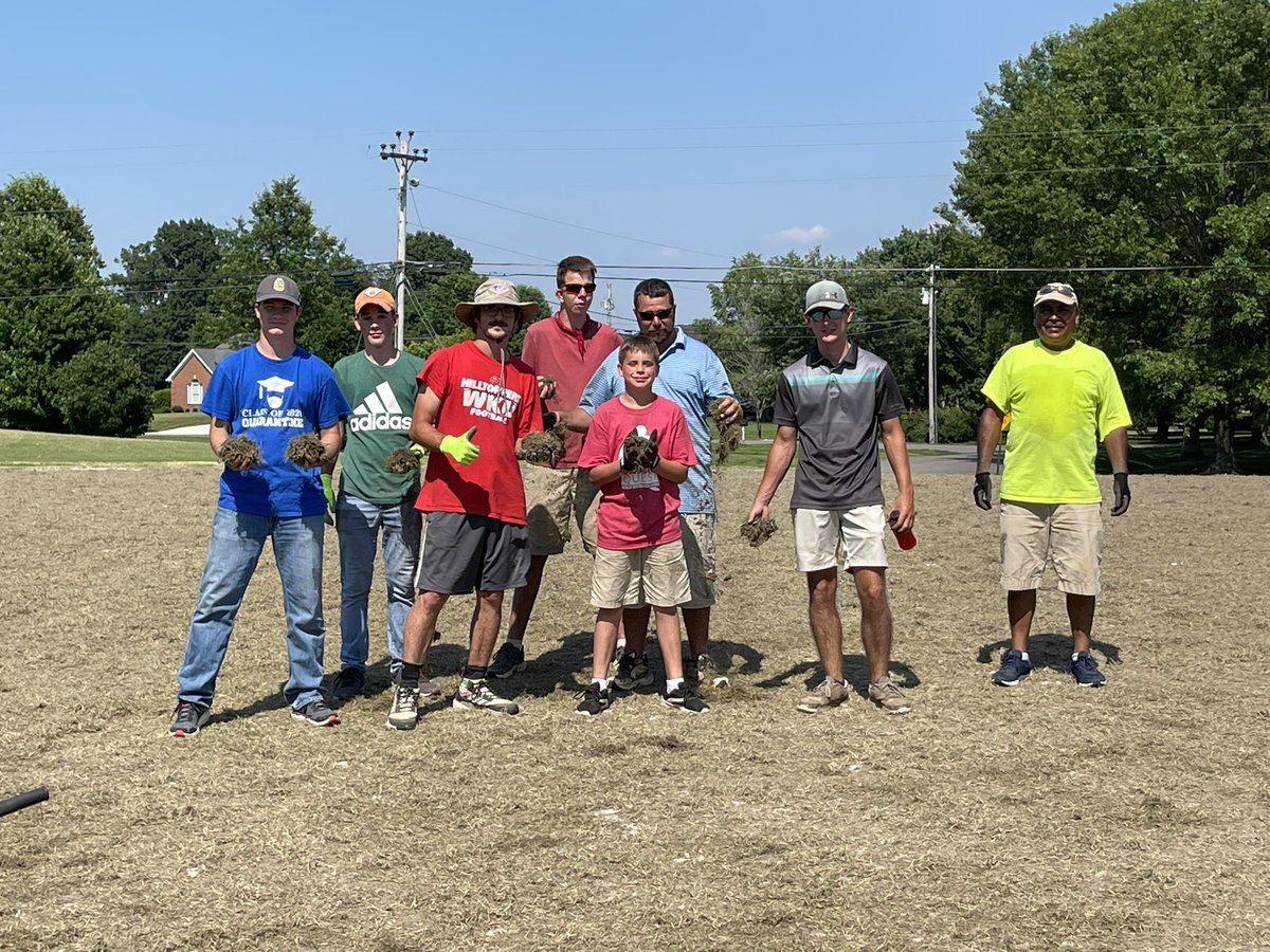 fannland's tweet photo. Final sprigs down today. So proud of the crew and the many volunteer members we had come out to help with the process https://t.co/R8GBaNx7WJ