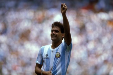 CarusoManias's tweet photo. Paredes no juega por un golpe. Pobrecitos ellos, que con un golpecito quisieron seguir jugando. Esto era dar la vida por la Selección https://t.co/6QEDoPQtKJ