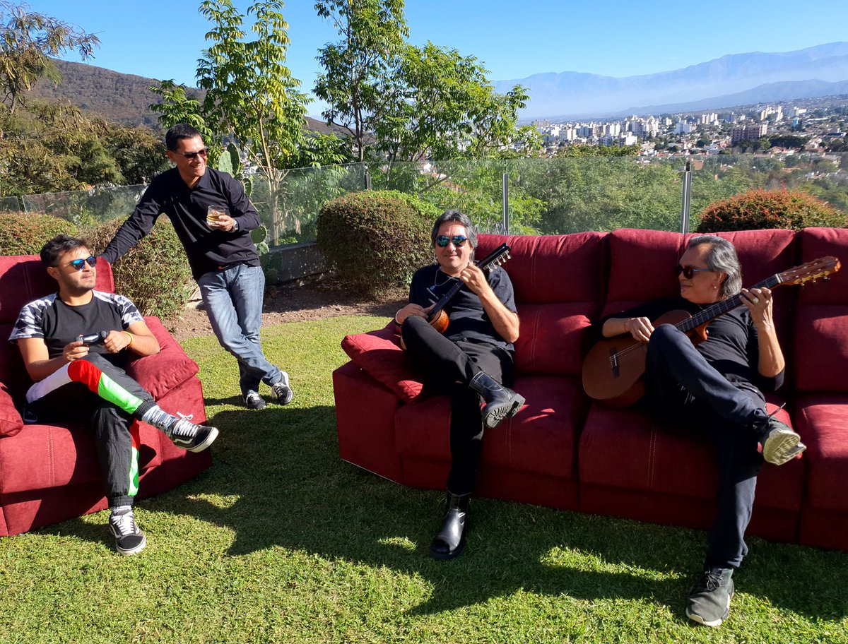 Los Nocheros Oficial tweet media