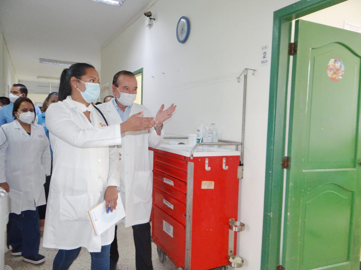 IrisarryM's tweet photo. Con el objetivo de hacer un diagnóstico visité los hospitales básicos de Salinas y La Libertad y el general Liborio Panchana, así como el Centro de Salud Tipo C Venus de Valdivia. Se realizó un análisis de la infraestructura y abastecimiento de medicinas para aplicar mejoras. https://t.co/r6ShvMvXBh