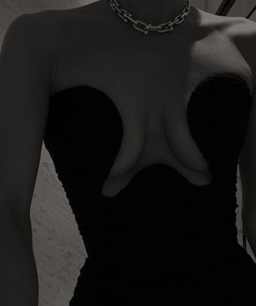 badestoutfit's tweet photo. saint laurent cut out mini dress https://t.co/i1bnC64ttD