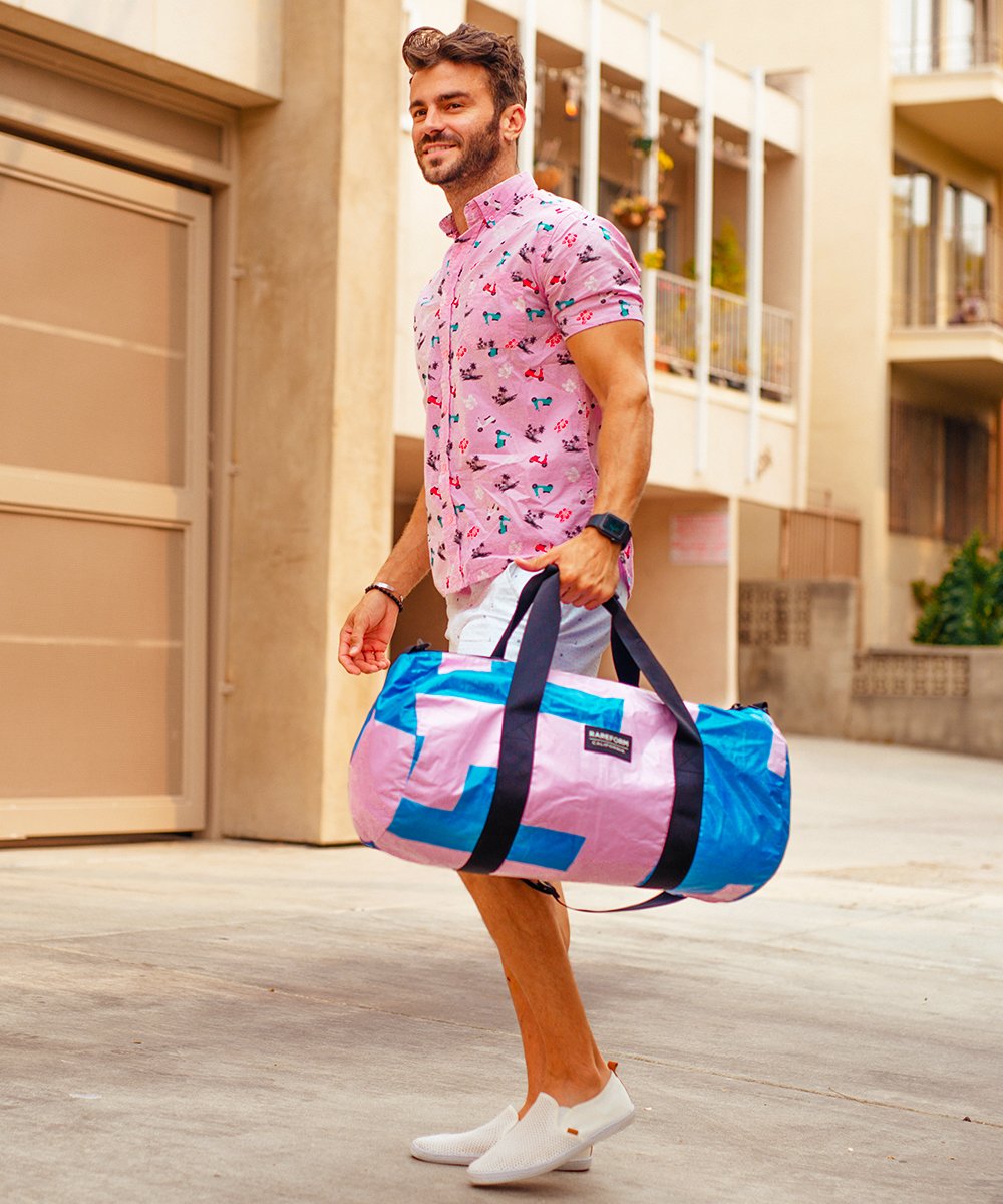 RAREFORM's tweet image. That feeling you get when your accessories level up the outfit.

pc: @_efig

#rareform #showyourform #WeekenderDuffle