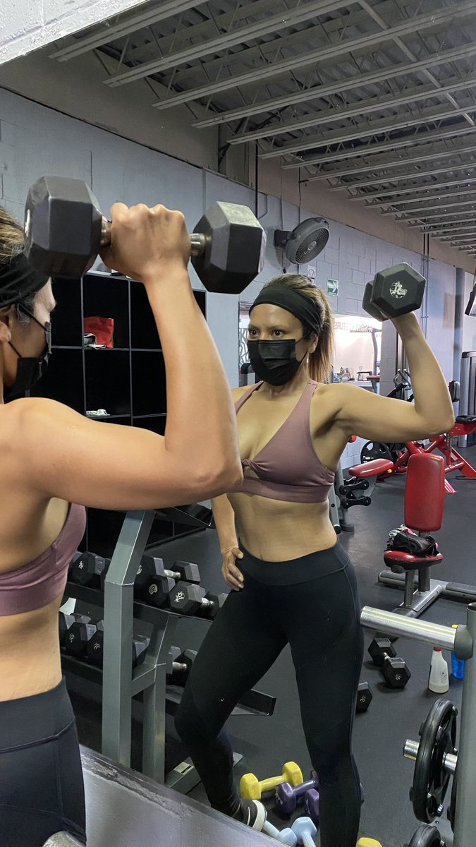flacarunner's tweet photo. No te compares con nadie, busca tu mejor versión y brilla con luz propia.
.
.
.
.
.
#futecagymiraflores #futecarunners #futecaotronivel❣️ #friending #gym #gymlife #runer #fit https://t.co/1px9UImcik