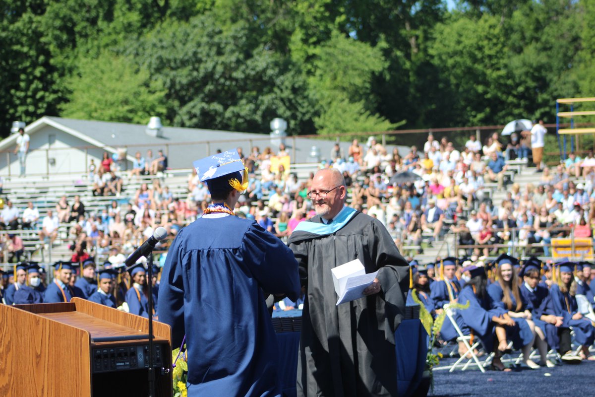 Dan Dias is this year's recipient of The Faculty Bowl. Congratulations! It is well deserved! <a href="/WdbgSchools/">Woodbridge Schools</a> <a href="/J_Massimino/">Joseph Massimino, Ed.D.</a> #facultybowl