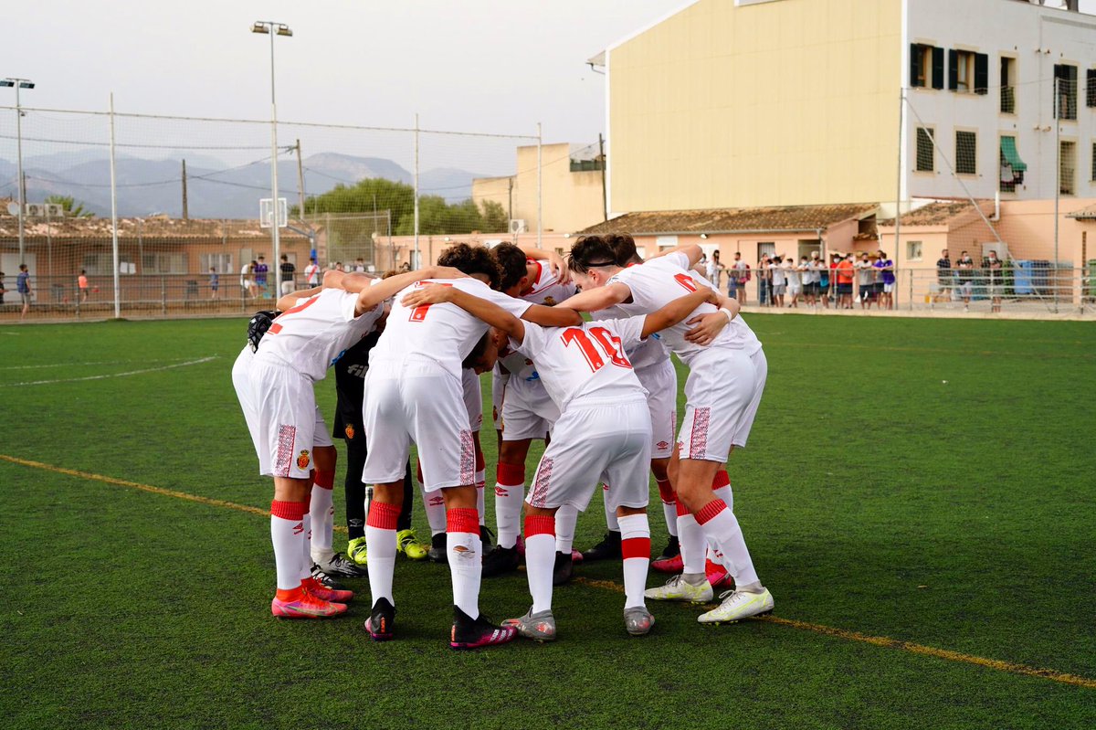 RCD_Mallorca's tweet photo. 👺 Unió, il•lusió, 𝐅𝐀𝐌𝐈𝐋𝐈𝐀! 

⚽️ Victòria 0-3 contra el @cd_manacor i a la final del Campionat de Mallorca infantil https://t.co/RlgiuxqnCa