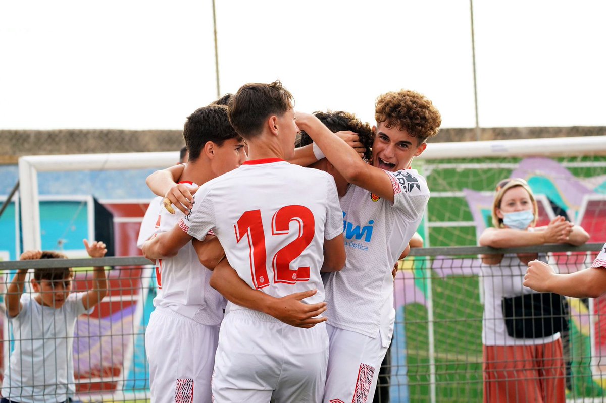 RCD_Mallorca's tweet photo. 👺 Unió, il•lusió, 𝐅𝐀𝐌𝐈𝐋𝐈𝐀! 

⚽️ Victòria 0-3 contra el @cd_manacor i a la final del Campionat de Mallorca infantil https://t.co/RlgiuxqnCa
