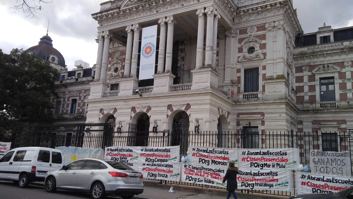 PadresOrgLP's tweet photo. En La Plata, pasan cosas... hasta que en toda la Provincia de Buenos Aires y en todo el país, todos los chicos de todos los niveles estén en las escuelas, seguiremos pidiendo que #AbranLasEscuelas y sean #LoPrimeroEnAbrir y
#LoUltimoEnCerrar
@BAeducacion
@Kicillofok https://t.co/CbZlF3007Z