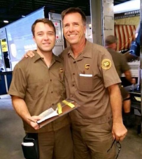 UPSjobs's tweet photo. βMy dad became a driver in 1983 & has 38 years with no accidents. In 2015, I joined @UPS. My first route was my dads old route. What I love most about working with him is being able to see him daily and chat before getting the day started!"
#HappyFathersDay #UPSers #UPSDrivers https://t.co/uUL2zw66En