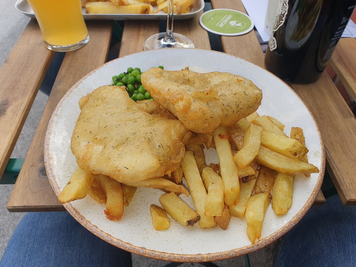 First dinner out in Dublin was the same place I had dinner before lockdown @57theheadline .... delicious fish & chips. Batter this crispy was worth waiting for!