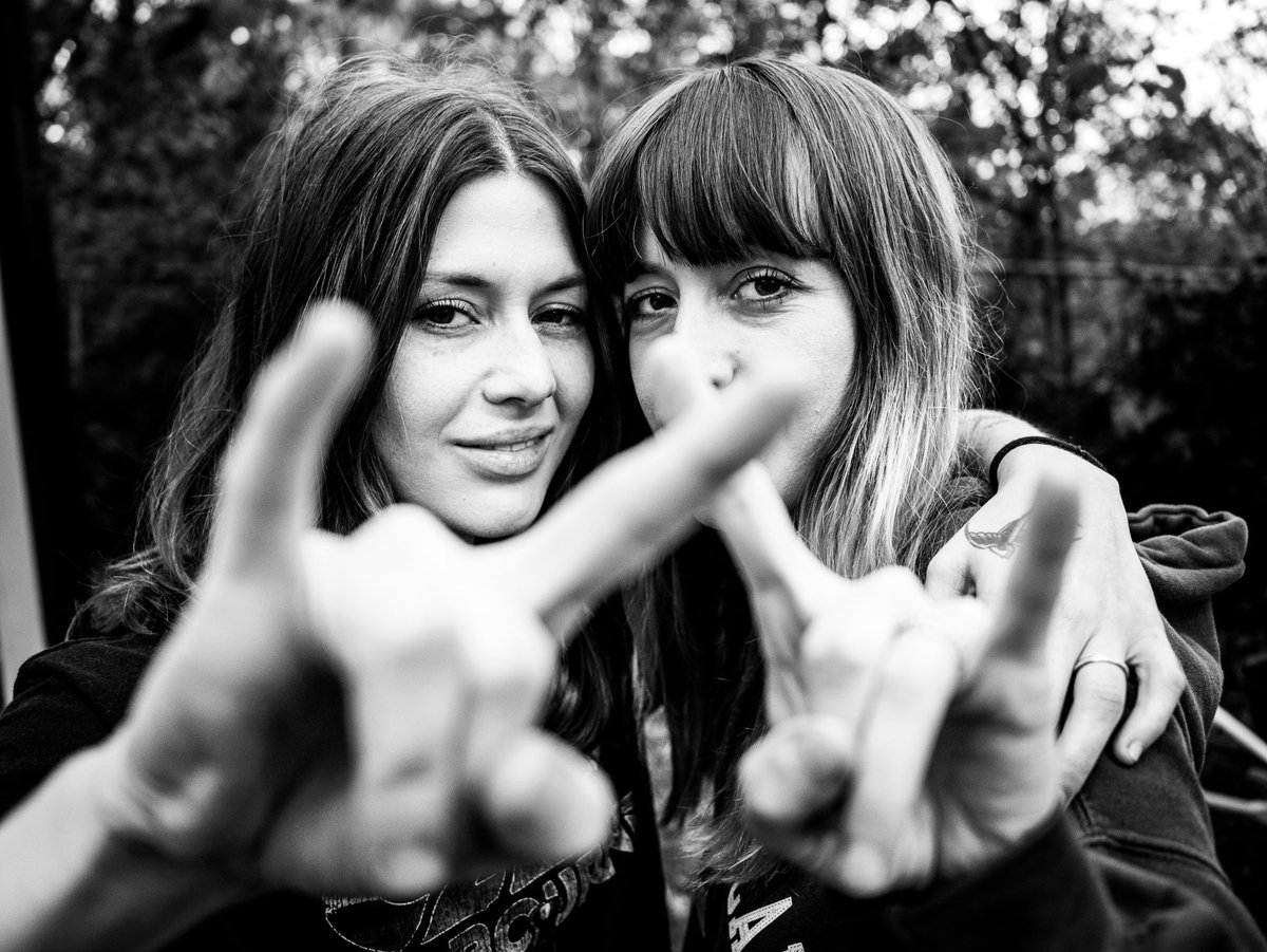 LarkinPoe's tweet photo. Pedal to the heavy metal, y’all 💀💀 We are ready to get handy with some blues in Kentucky tonight at the @HandyBlues festival — y’all send us some good vibes please ✨✨ https://t.co/5HpNgVnbbg