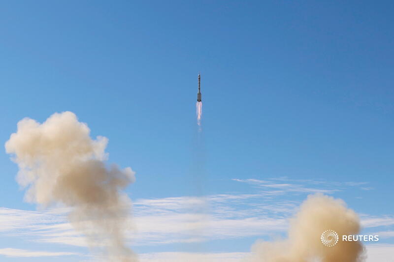 The Long March-2F Y12 rocket, carrying the Shenzhou-12 spacecraft and three astronauts, takes off from Jiuquan Satellite Launch Center for China's first manned mission to build its space station. More photos of the week: reut.rs/3gyWmf4 📷 <a href="/carlosrawlins/">Carlos GarciaRawlins</a>