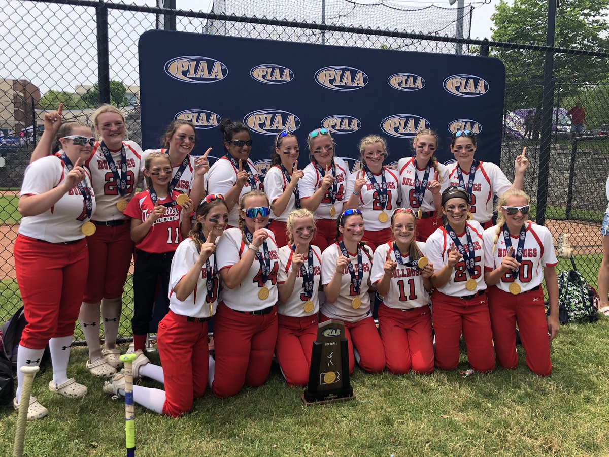 Congratulations to our Lady Dawgs for making history and being the first softball team in school history not only to make it, but win the state championship! ❤️🐾🥎🐾❤️