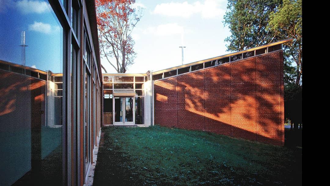 BauerAskewArch's tweet photo. A retreat for worship is created within undisturbed pastureland by neatly organizing elements around a light – filled gathering space nestled beneath an existing canopy of large, majestic trees... https://t.co/BqB5ttrmHZ https://t.co/Utmz825FYN