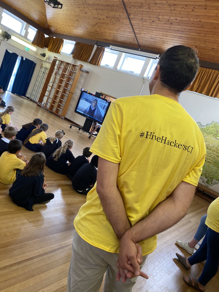 narelle_allen's tweet photo. With #onefirmoneday and @PwC_CI  we have a wonderful awards ceremony  with another 70 students completing the programme with @codeorg ! #superproud @simonperry109  @leylahay  @Chris_v_berg  @karlhairon  @EvelynCRabey  @NickJVermeulen https://t.co/TQxECAHBn8