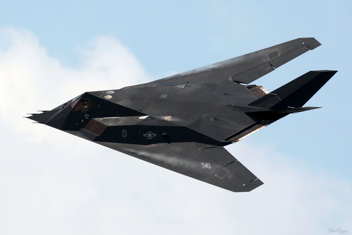 johnhiggins777's tweet photo. Forty years ago today, one of the coolest jets of the modern era first took to the skies. Another product from the incredible Skunk Works, the F-117A Nighthawk. What a jet @LockheedMartin
#nighthawk40 #F117 https://t.co/hcvpRlmMV0