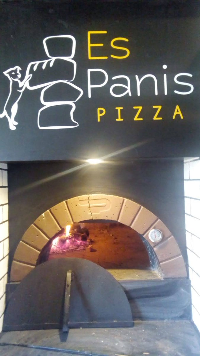 LucreziaconZ's tweet photo. Dicen q a los argentinos les gusta solo pizzas argentinas y q muchos hacen pizzas muy ricas pero si probaran las q hace mi marido estilo romano y napolitano... recibe halagos de argentinos, españoles e italianos. Además su pasta es increíble.
#Espanis
#LasMatas
#Torrelodones https://t.co/dGGoiGGy3U