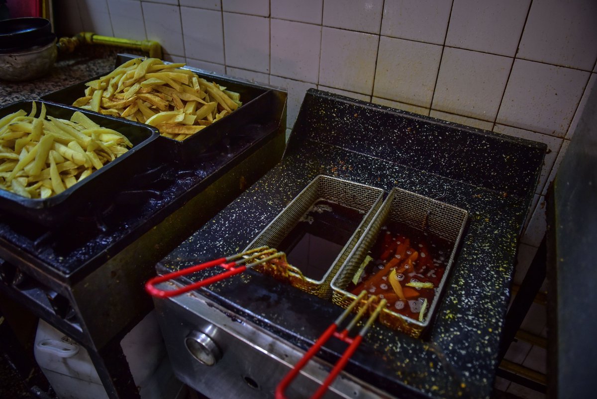 escobarnews's tweet photo. Más Sostenible: el Municipio promueve en los comercios gastronómicos la recolección y reciclaje del aceite vegetal usado https://t.co/4UbUEKPQmd https://t.co/0qKUM7tuFn