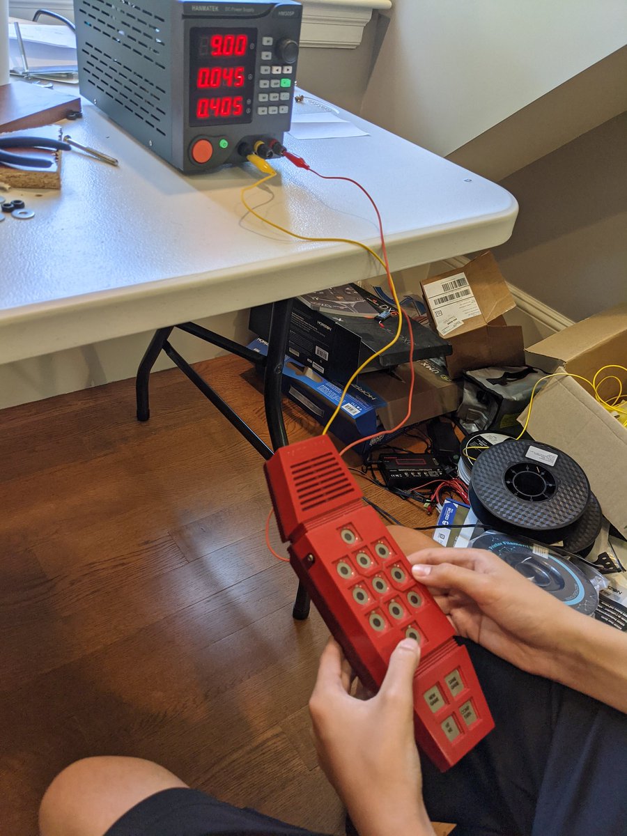 danquix0te's tweet photo. How to resurrect a Merlin of unfortunate health you bought at an antique store. https://t.co/Uhuw5JuuFf