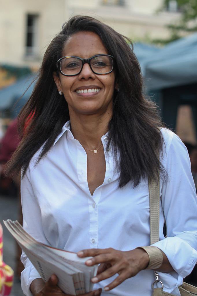AudreyPulvar's tweet photo. Très bon accueil dans le 5e arrondissement de Paris ce soir ! 🙂✊🏽✊🏻✊ #GratuiteDesTransports #PouvoirDachat #JusticeSociale #ILEstTemps ! Merci à @MCLemardeley et à @MarineRosset 🙏🏽🌸 @idf_encommun #Regionale2021 https://t.co/xrIHl9W01f
