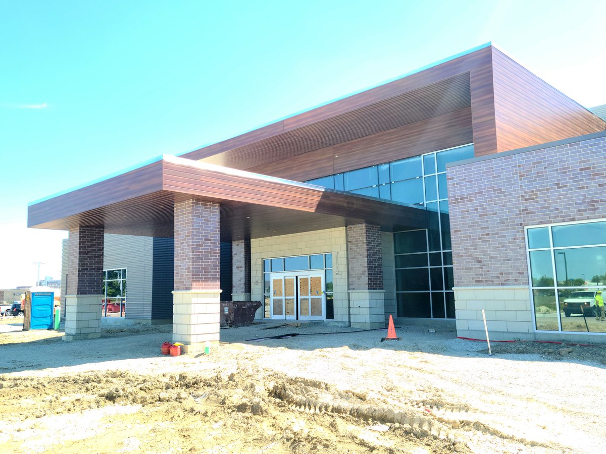 OPSnewstandard's tweet photo. Soon....
• General fitness center
• Performance training
• 24-hour gym
• Four basketball courts
• Group fitness classes
• Personal training
• Metabolic lab
• Physical Therapy
• Rehab
#ComingInSeptember #OPSDupont #RethinkYourLimits #RepTheO https://t.co/cl9SzZsjP9