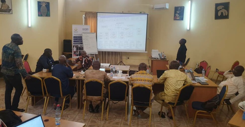 asadio14's tweet photo. J5 de la retraite de finalisation des documents organiques de l'Office National de la Protection Civile.
✅Finalisation du plan de mise en place de l'ONPC;
✅Relecture du projet de décret de création de l'ONPC.
#OIM_Guinee #PrepLine #ONPC @GouvGN https://t.co/yf8PYRoH7I