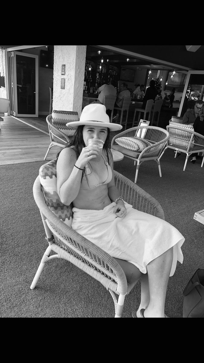 olivia_roberts5's tweet photo. Happy birthday to this girl! May your day be filled with several espresso martinis, a boatload of popcorn and good vibes 😎 Love you! @LaurenRobertz https://t.co/uf3PWEFOST