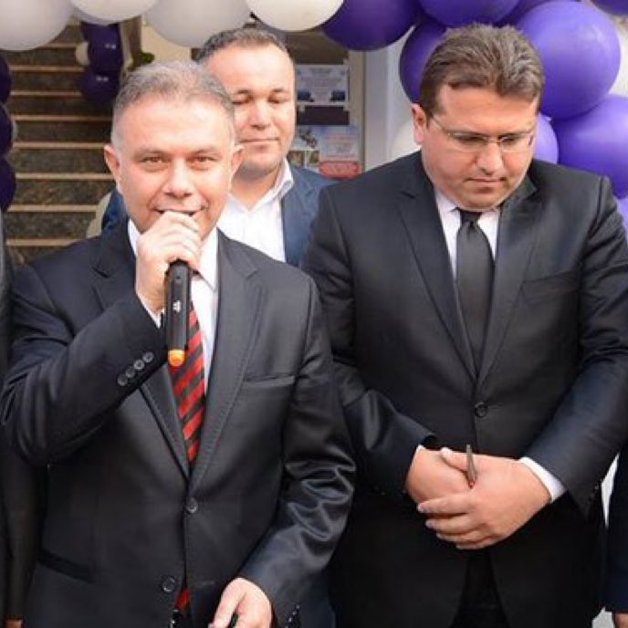 LutfuTurkkan's tweet photo. Yargı vesayet altında derken tam da bunu diyoruz. 
Ak Parti İlçe Başkanı ve Cumhuriyet Savcısı.
Bir fotoğraf, bin sayfa yazıya bedel. https://t.co/kyXCHLJpKD