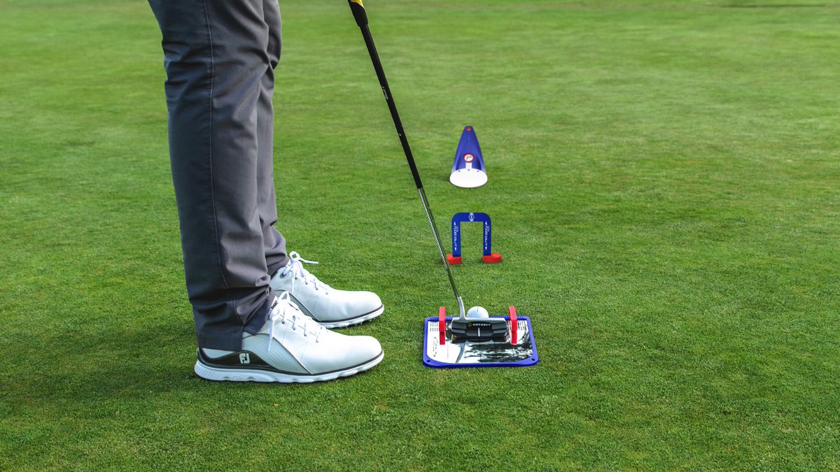 puttoutgolf's tweet photo. Here’s how we practice our #shortgame during the #USOpen. ⛳️

#PuttOUT #USOpengolf #putting #puttingpractice #golflife #puttingmat https://t.co/AxG8wvqoNn