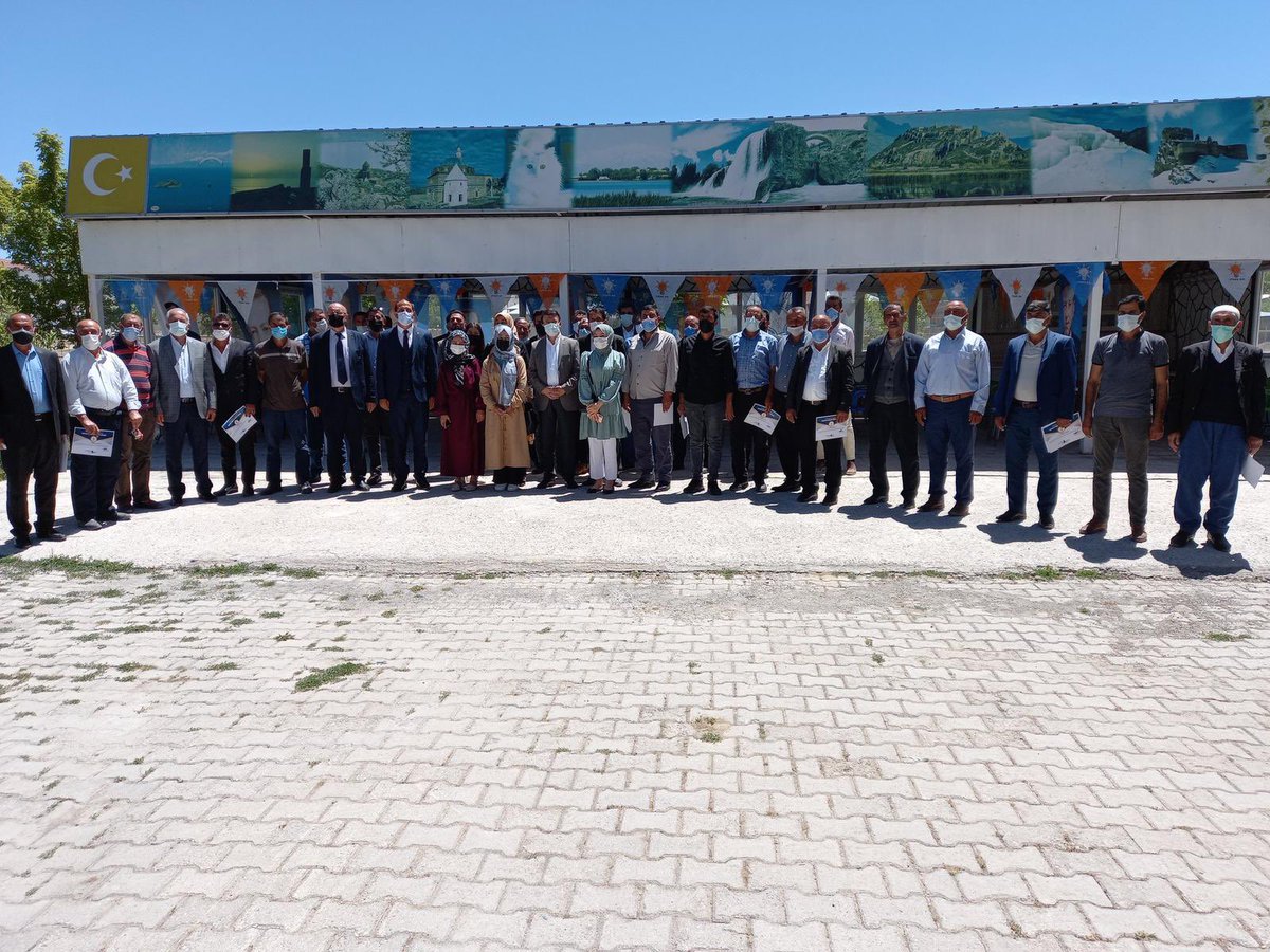 K_Turkmenoglu_V's tweet photo. Mahalle Başkanlarıyla buluşma programı.....

📍SARAY İlçesindeyiz. https://t.co/Nf1wnSBbdL