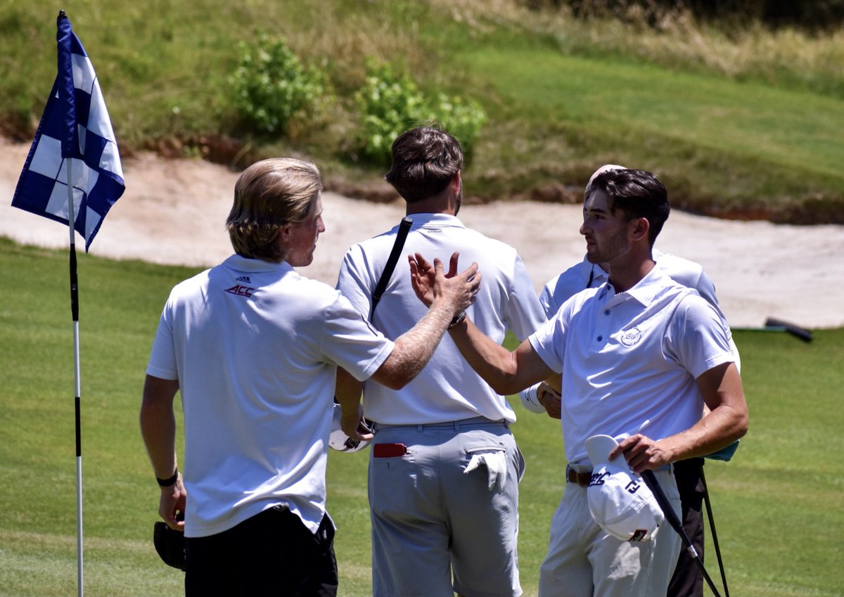 CGAgolf1909's tweet photo. Ben Woodruff is the #LeaderintheClubhouse carding an outstanding 4-under, 68 in the second round he holds the lead at 5-under, 139‼️ Keep your 👀 on live scoring as the afternoon scores roll in ➡️ https://t.co/PBCMl3Hu41 https://t.co/OXdHCMNgJX