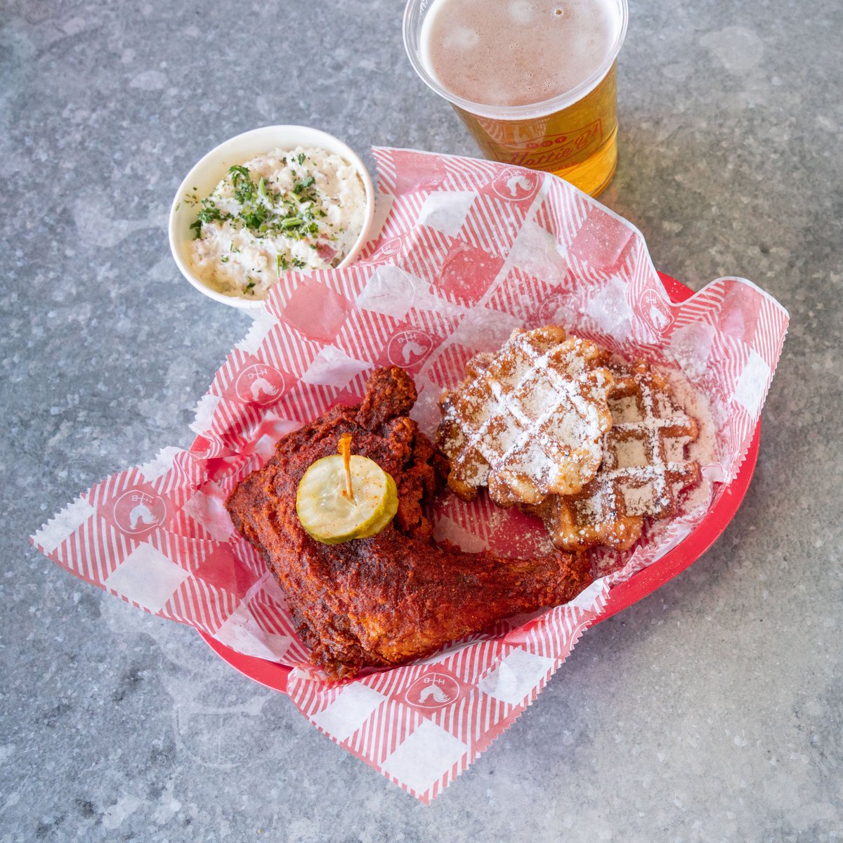 HattieBs's tweet photo. Breakfast of Champions.
Bring the old man in for a treat today.
Happy Father’s Day Fam!
#HattieBs #HOTChicken #ChickenandWaffles #FathersDay #BreakfastofChampions #NashvilleGuru #FifthandB https://t.co/mL3iaJMekg