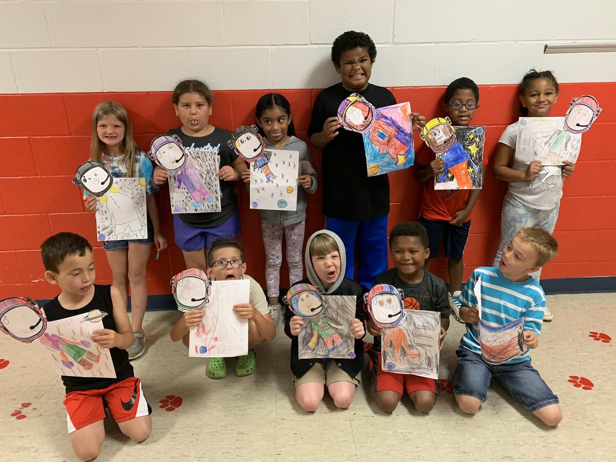 3rd and 1st grade Astronaut Explorer Art ✨ 🌙 #AcceleratingTN2021  #STREAM <a href="/tammyrlewis66/">Tammy Lewis</a> <a href="/MarshallCoSch/">Marshall County Schools</a>