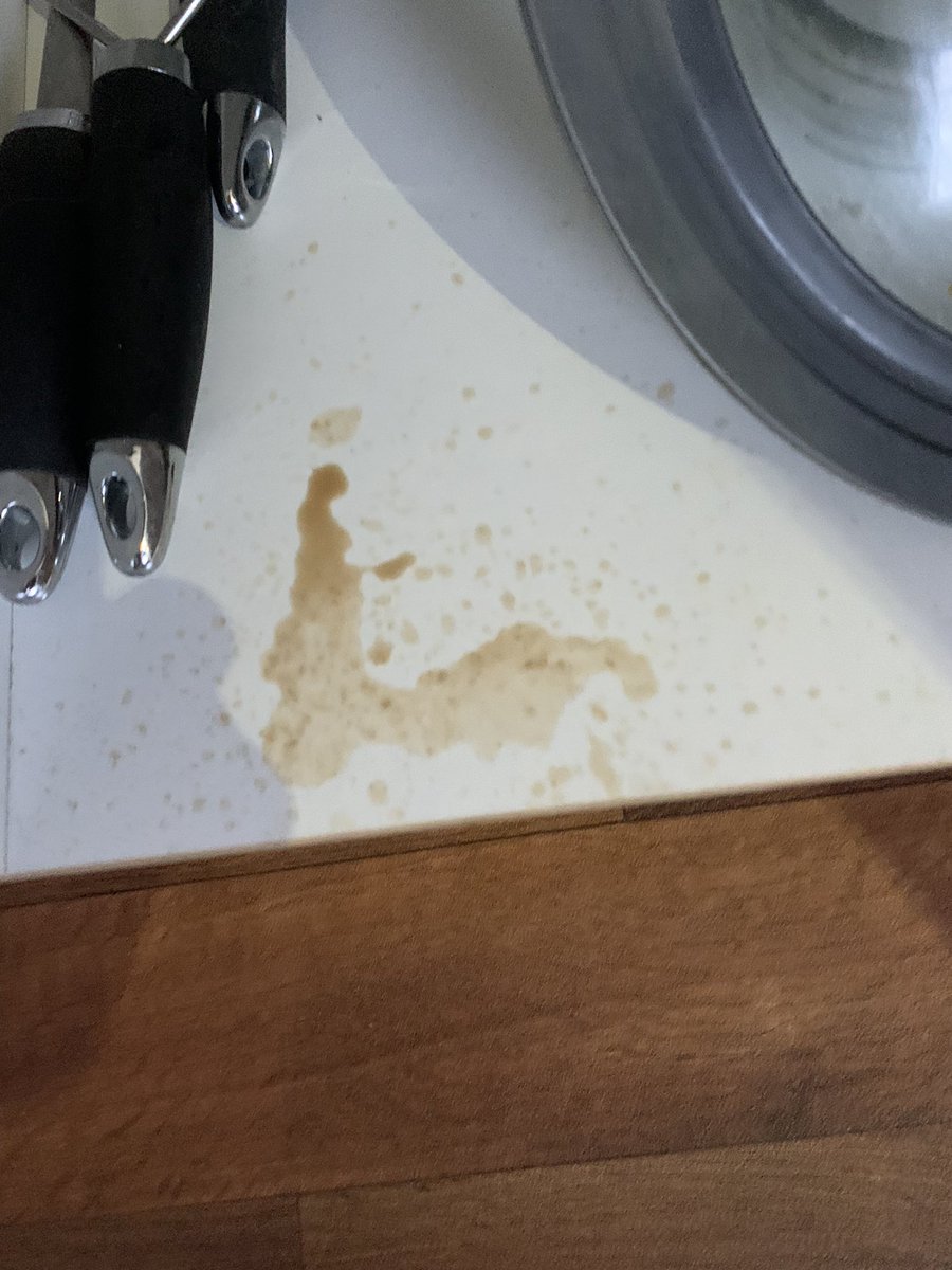 Suzysu2's tweet photo. @Parkdeanresorts  is this acceptable to you ? https://t.co/Cw93H6EuQV
