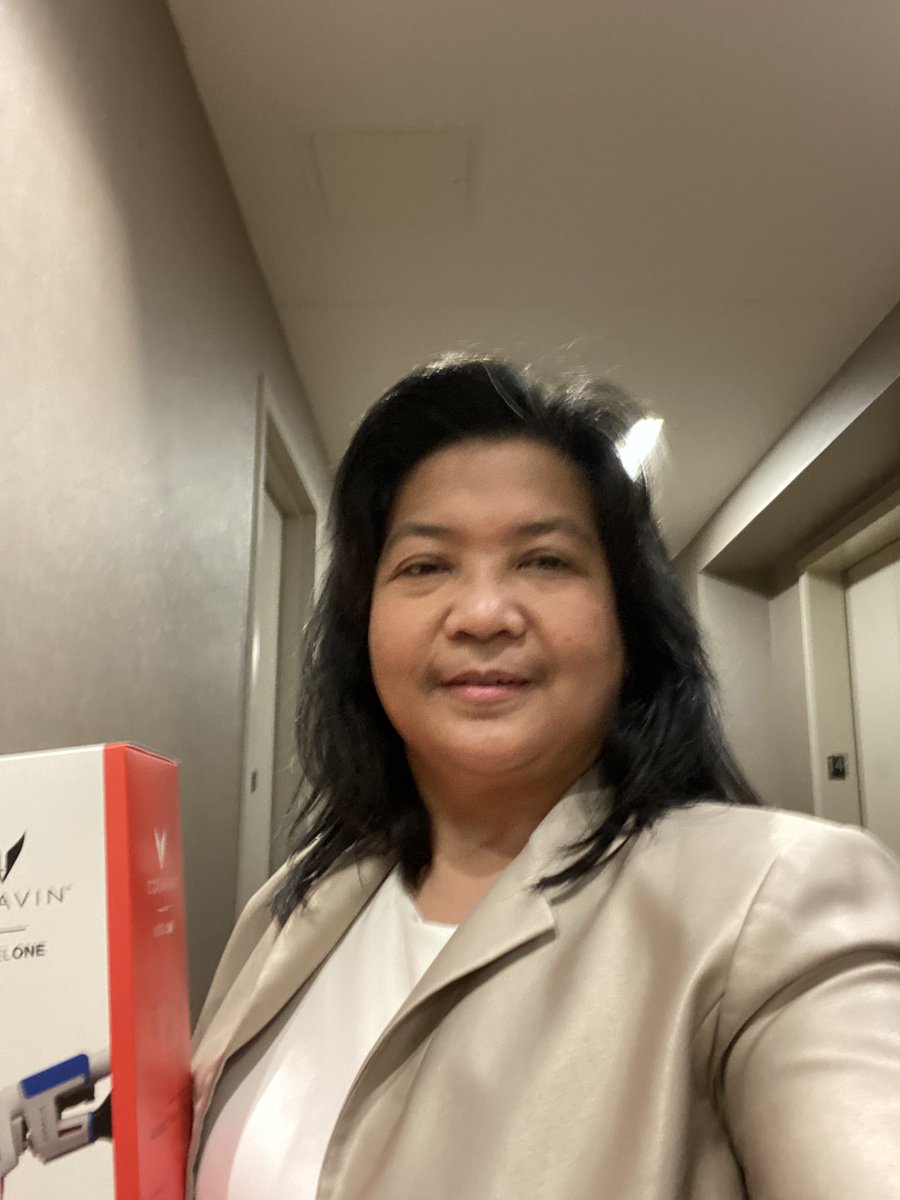 Lucky day at CCC Symposium -  cheers to innovation and achievements of MSH-Heart, and winning a raffle!  Thank you <a href="/BethOliverVP/">Beth Oliver</a> <a href="/HaydeeGarciaNP/">Haydee Garcia</a> <a href="/MountSinaiHeart/">Mount Sinai Fuster Heart Hospital</a> <a href="/CCCSymposium_NY/">CCC Symposium</a>