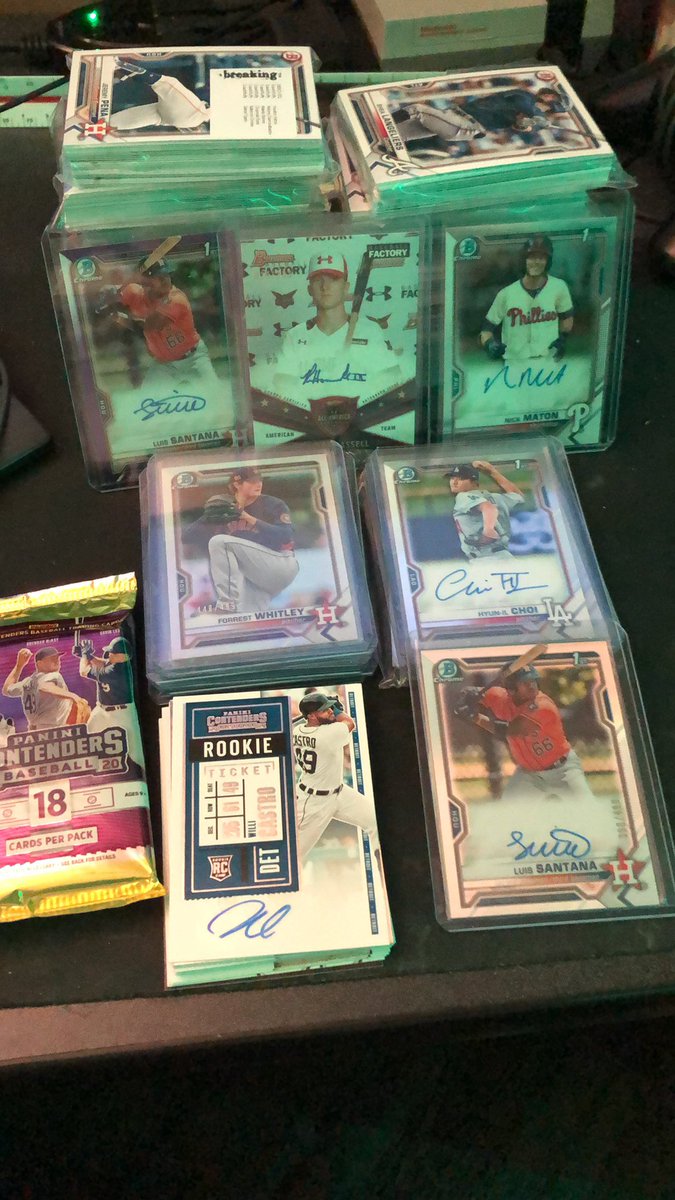 RyanRuffy's tweet image. Great mail day from @BreakingCompany !! 4 mailers full of Bowman hits and a pack of Panini Contenders which had another hit (auto) Time to sort!! #CollectWhatYouLove