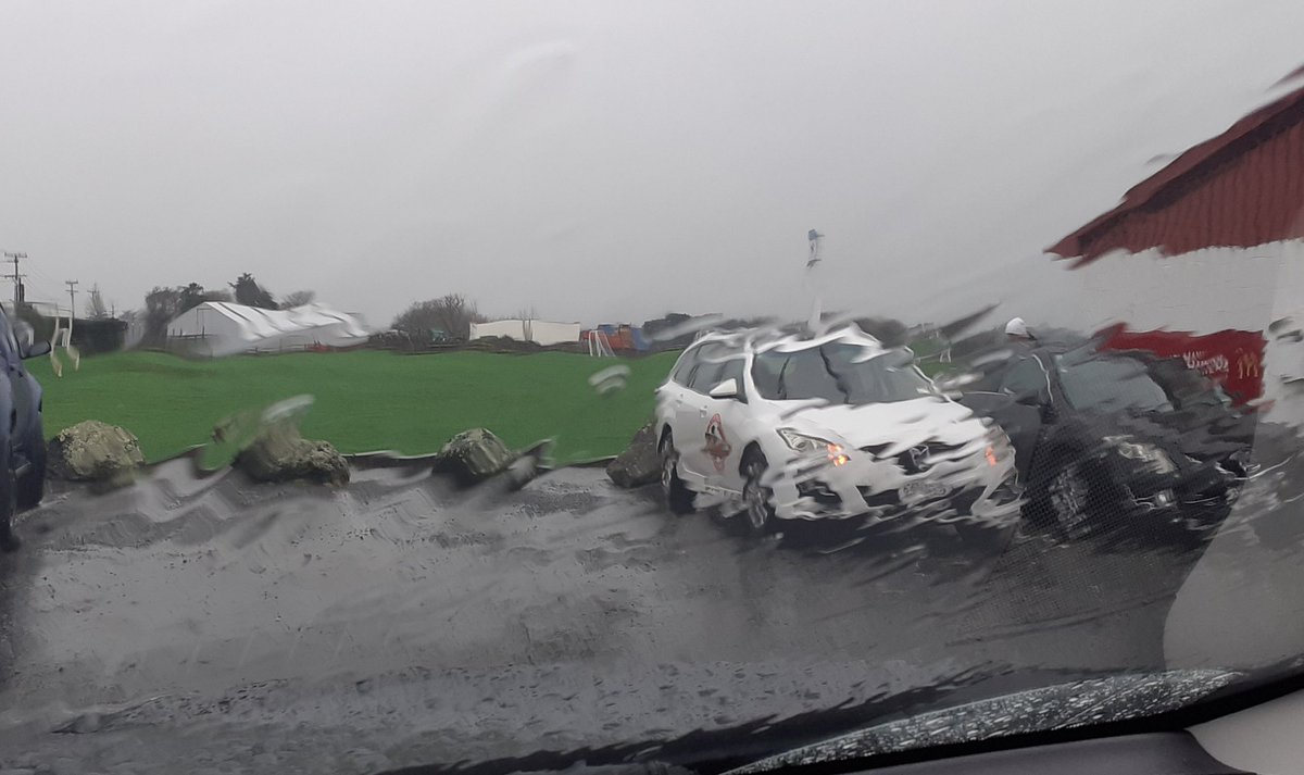 AyleneinNZ's tweet photo. Pretty wet on the sideline today #NPBHS vs #hawera @centralf00tball https://t.co/KuBDlBKoK4