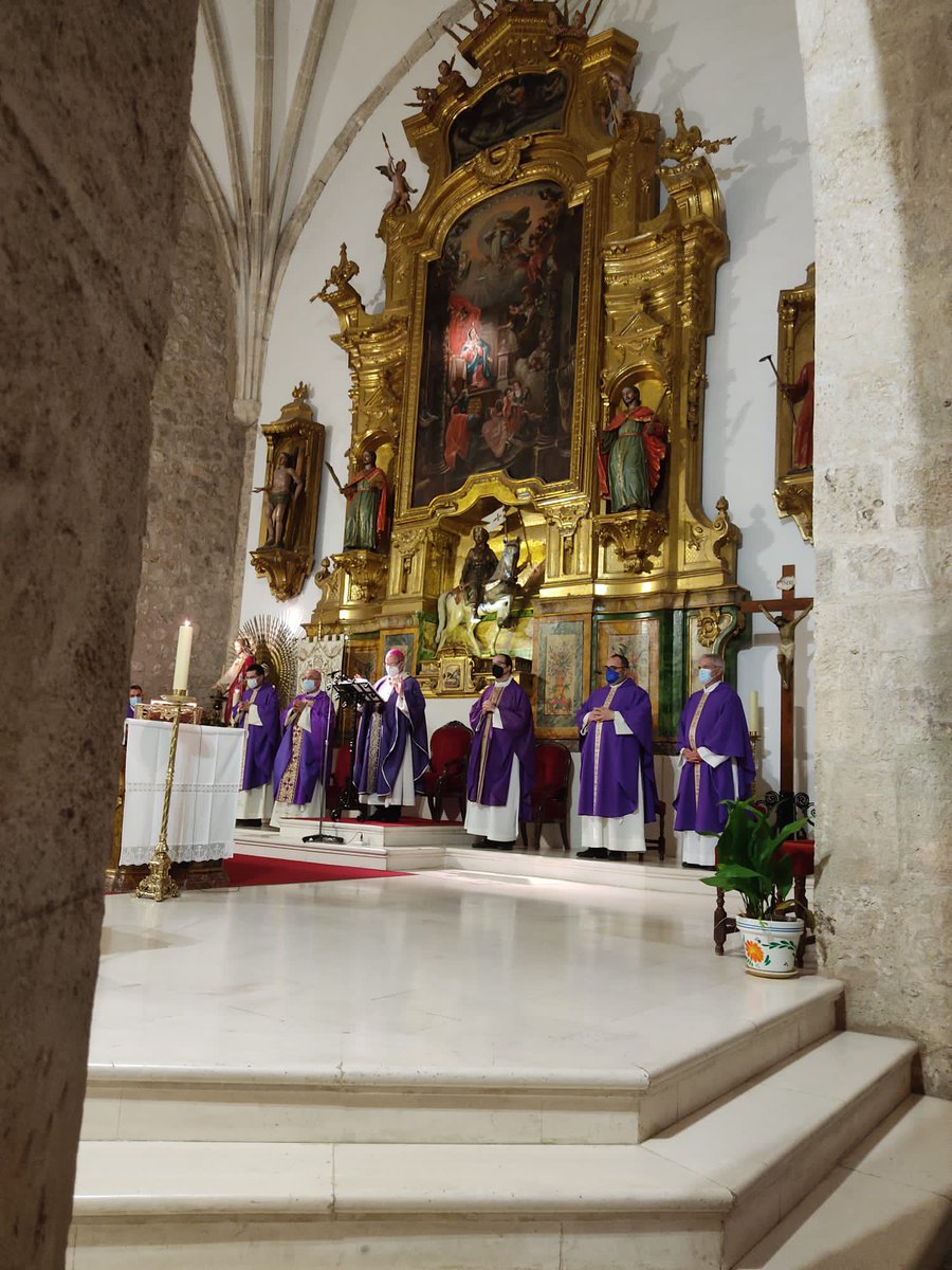 Obispofcerro's tweet photo. En la Parroquia de Santiago de la Espada de Quintanar de la Orden, funeral por Sebastián, con la presencia del obispo de Moyobamba en Peru. https://t.co/jh7x9nYooz