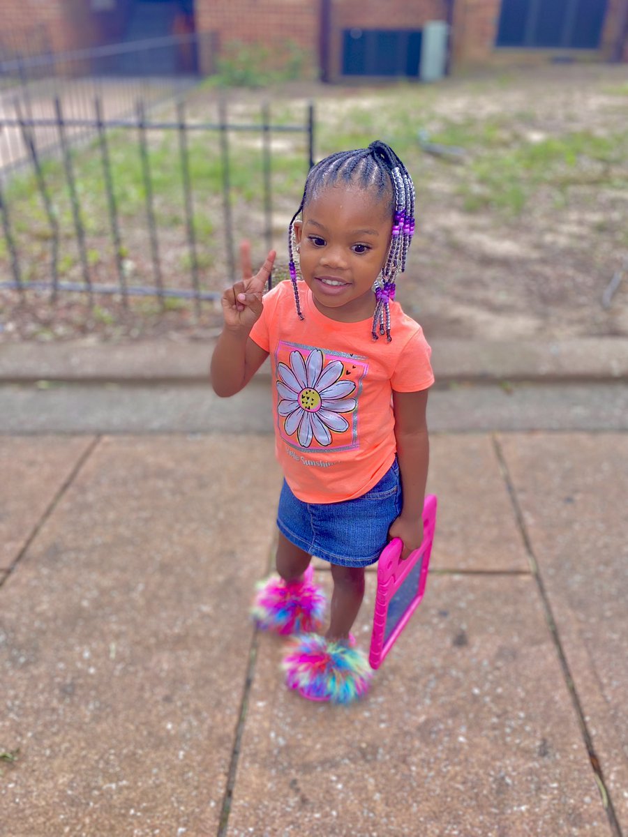 __OnlyShay's tweet photo. It’s the pretty daughter for me 🥰💕🤞🏽
.
.
.
.
Shoes by me 🥰 shop @BossyChicColle1 https://t.co/Dgl7szS8WL