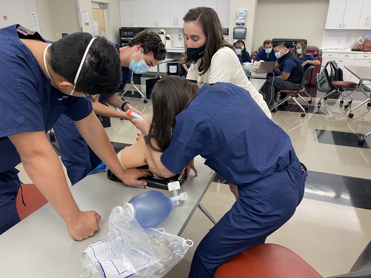 Welcome new interns to @StanfordEMED! Jumping right in to central lines, intubation skills, and vent management with @CMPreik @holly_cw @alvarezzzy @SMKrzyz @RanaSays #welcometoEM #MasteryLearning #BestJobEver