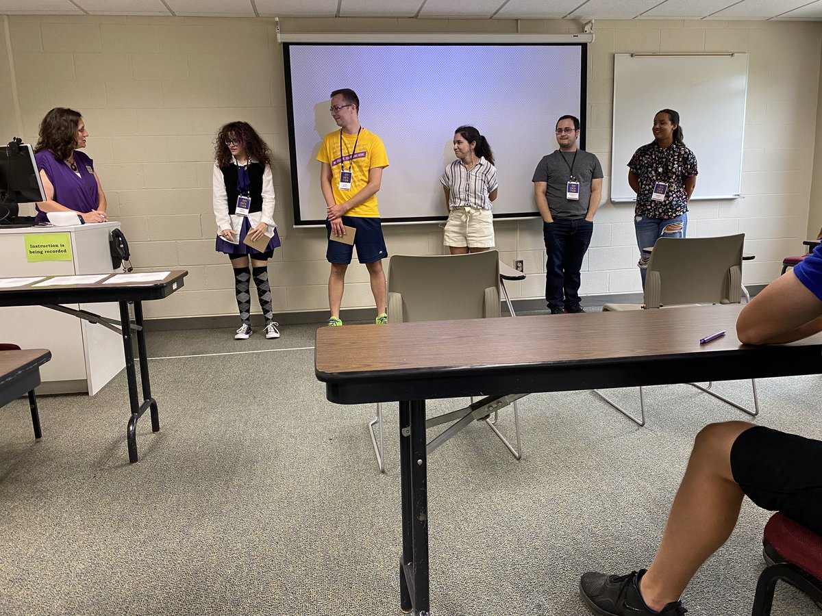 ONU_CommDept's tweet photo. Another successful advising session with our new Communication students! So excited to have our whole #COMMunity together this fall! https://t.co/xPz2N8QQYs
