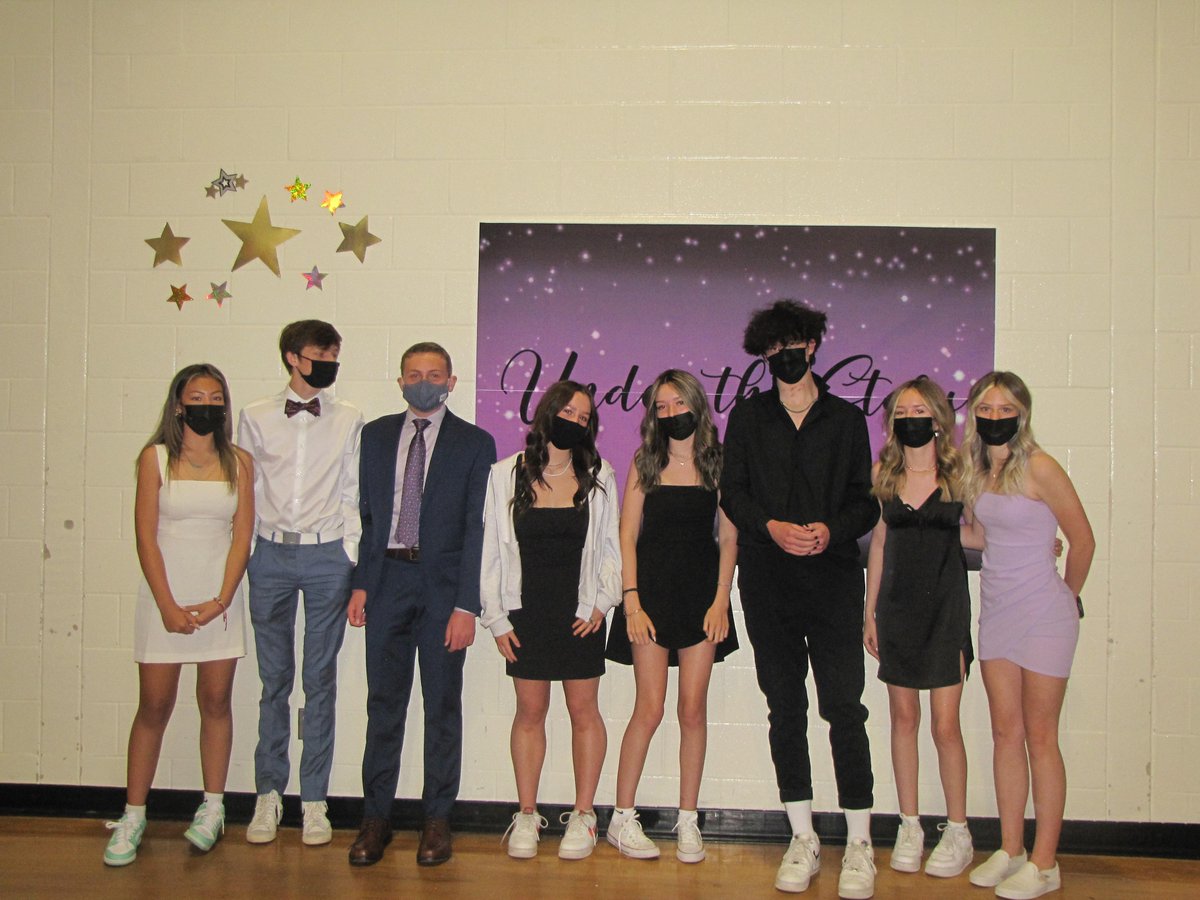 LakelandRidge's tweet photo. We celebrated our Gr. 9 Farewell today. Congratulations &amp; good luck in grade 10! 
#graduation #EIPS #LLR #jrhighschool https://t.co/aTAMDTAArF
