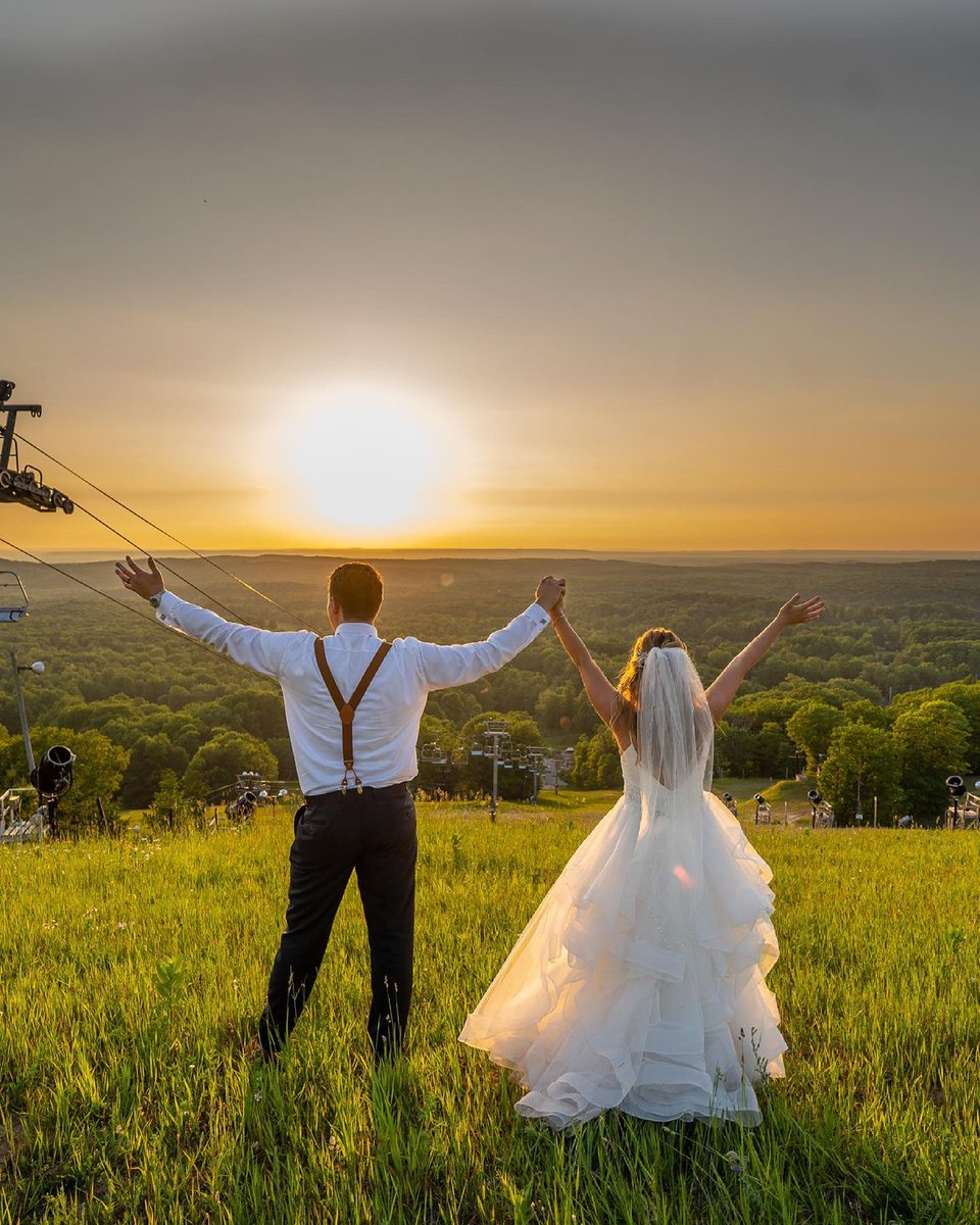 Every weekend is a wedding weekend in Cadillac this summer - bookings for 2022 are already filling up!
Don't wait to start planning your up north event 🥳

📷 <a href="/nobachcreative/">Nobach Creative</a>
📍 @caberfaepeaks