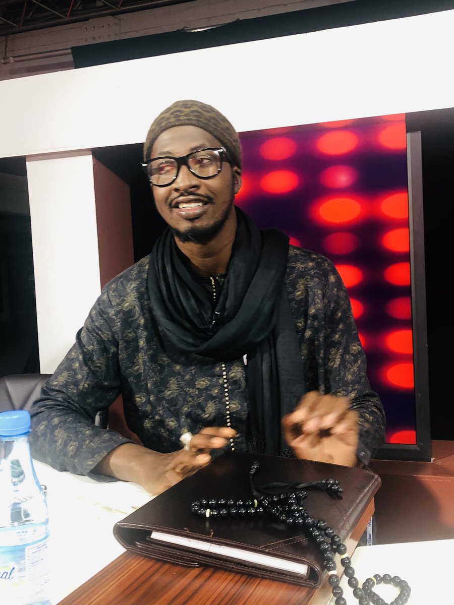 2stvsenegal's tweet photo. 📍TOUT DE SUITE VOTRE ÉMISSION #TOUTESTLA AVEC ARAME TOURÉ!! https://t.co/1HchvpEGYV