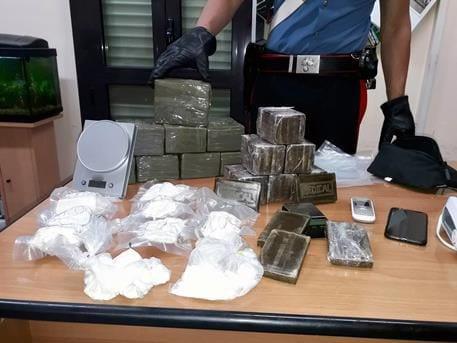 sole24ore's tweet image. Italia, nel 2020 il record di cocaina: sequestrate 13,4 tonnellate (+62%) ilsole24ore.com/art/italia-202…