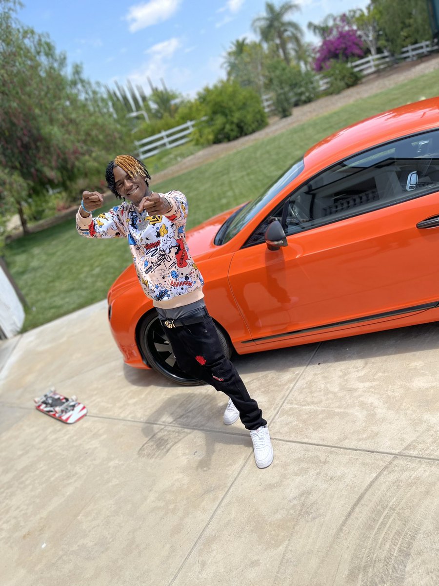 souljaboy's tweet photo. I was the first rapper with a orange Bentley 🍊 https://t.co/AMweDIVL9w