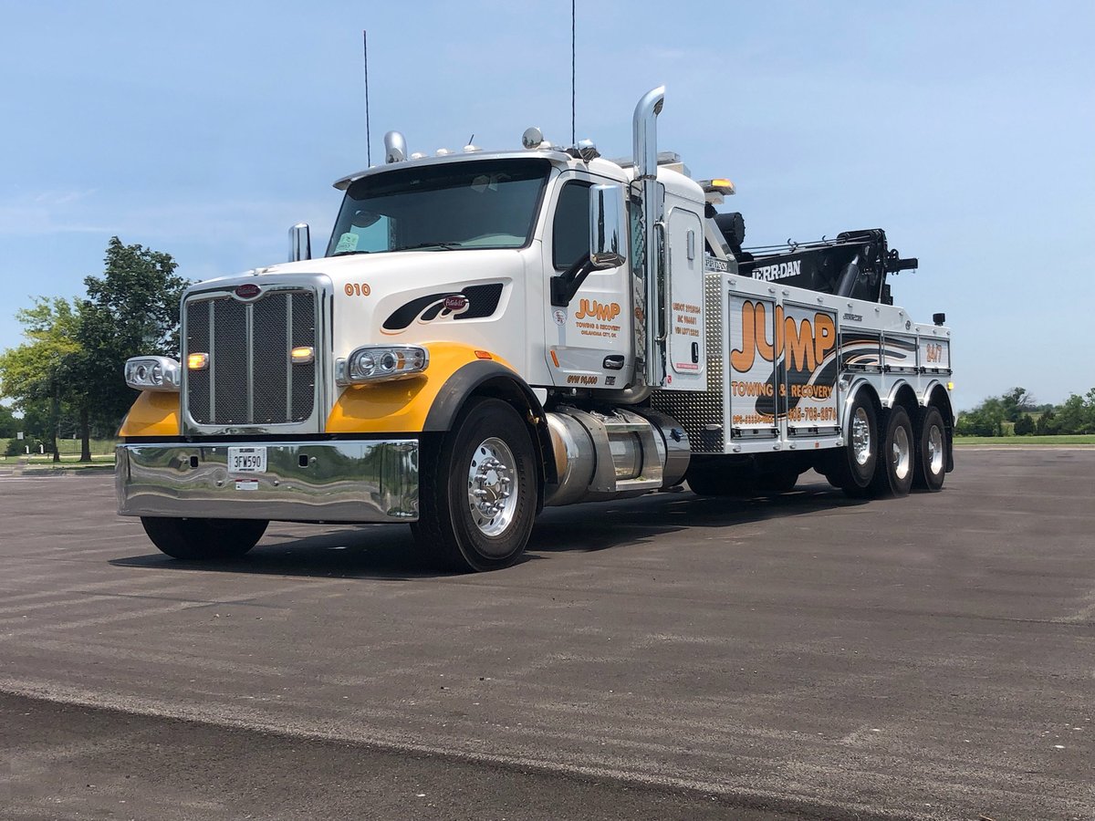Jump_Towing's tweet photo. Friendliest staff driving the most vicious trucks.
#okc #towing #wrecker #peterbilt https://t.co/xTaWID0pcE
